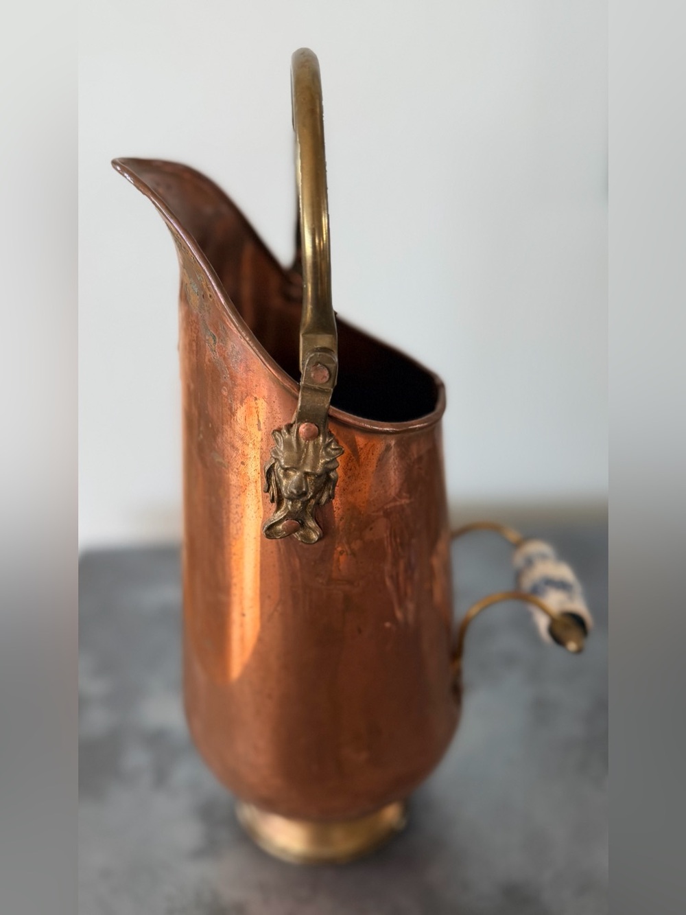 Copper & Brass Dutch Scuttle Bucket (or Vase!) Delft Porcelain Handle Patina EUC